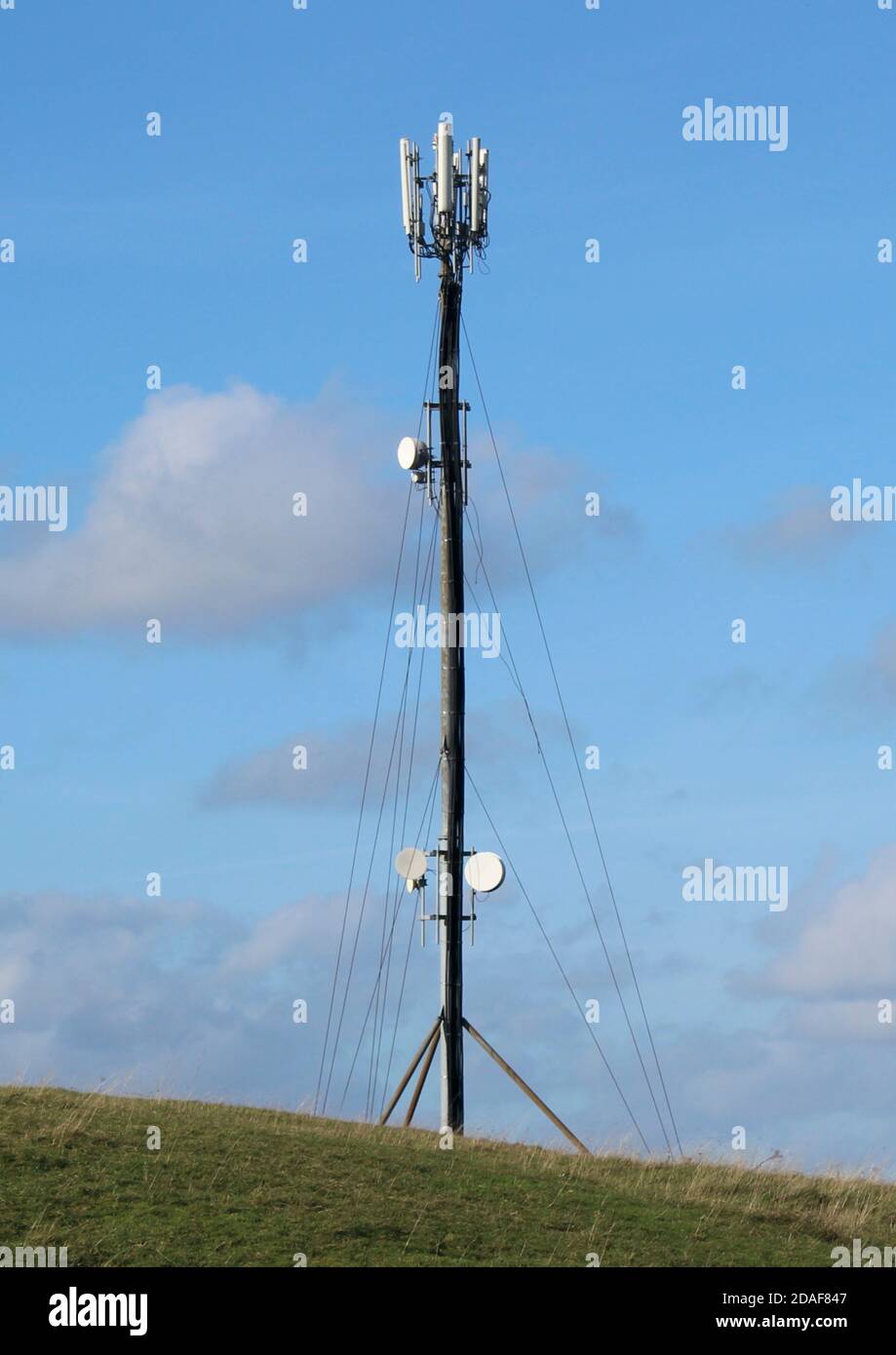 Transmitter mast on iron age fort site at the trundle chichester, west sussex, Stock Photo