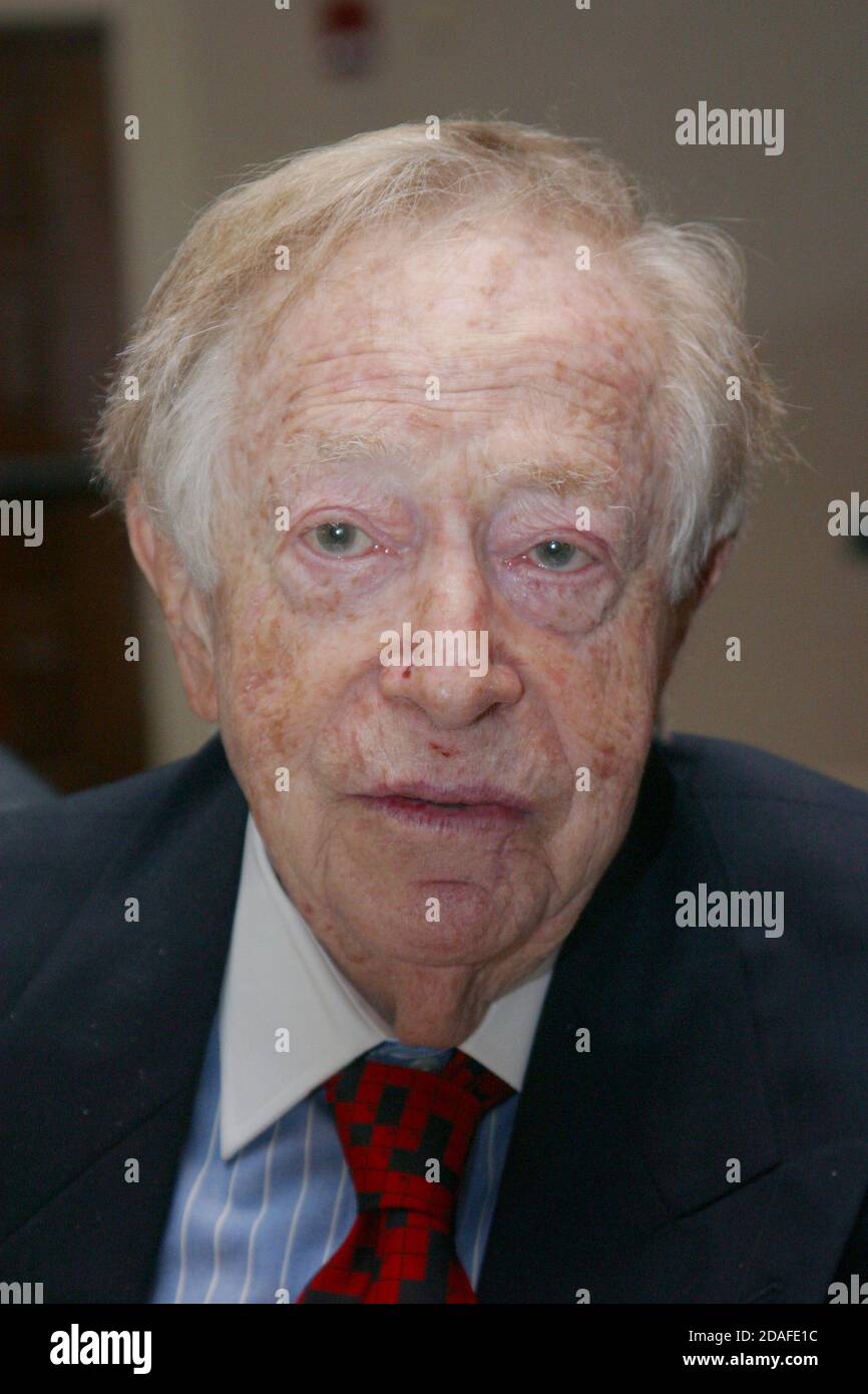 Miami Beach, FL 1-3-03 Abe Hirschfeld (former owner of the New York Post) prior to his news conference about his Middle East Peace Plan at the Fountainbleu Hotel. Photo By Adam Scull/PHOTOlink Stock Photo