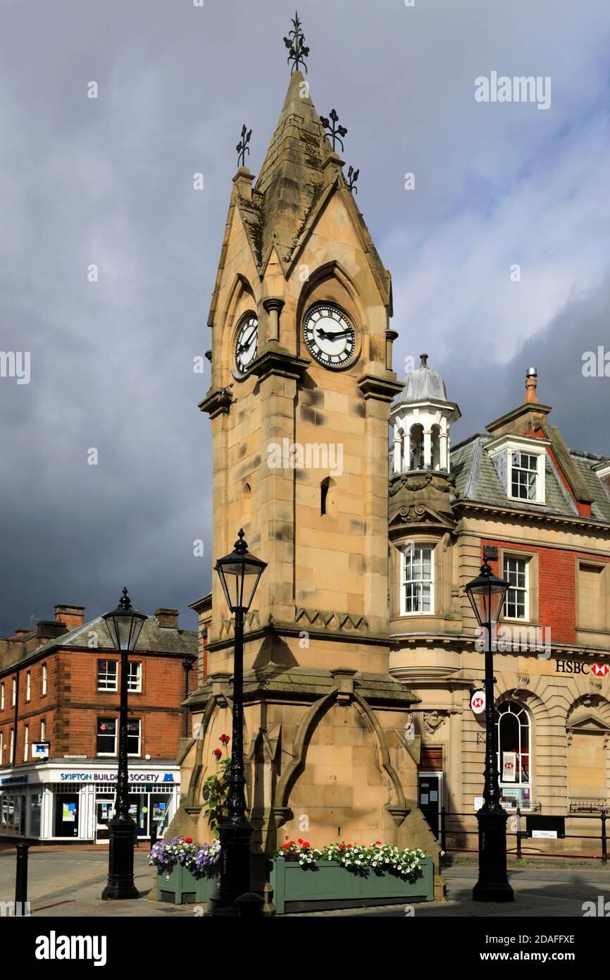 The Clock Tower and Musgrave Monument, Market Square, Penrith town ...