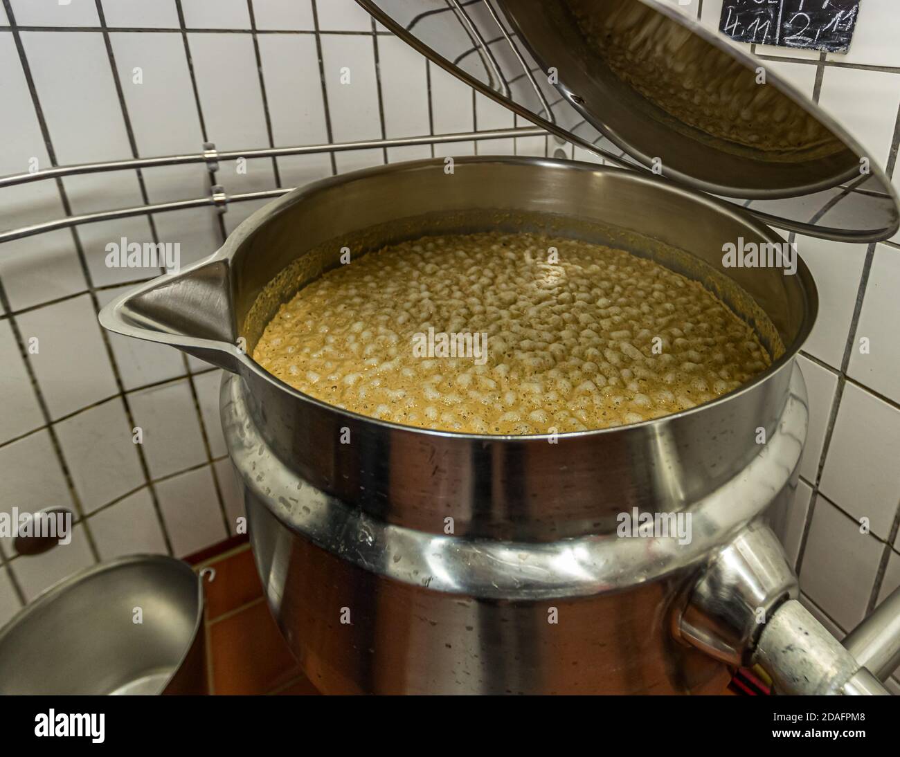 Large yeast jug at the Schlenkerla smoked beer brewery in Bamberg. Beer may only consist of water, hops and barley. Yeast was not mentioned in the 1516 decree. Heller Brewery of Schlenkerla Smoke Beer Bamberg, Germany Stock Photo