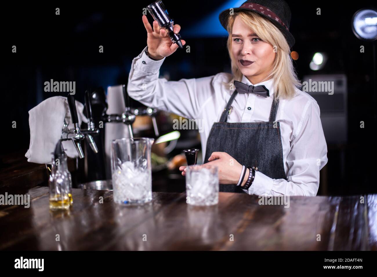 Bartender mixes summer cocktail hi-res stock photography and images - Alamy