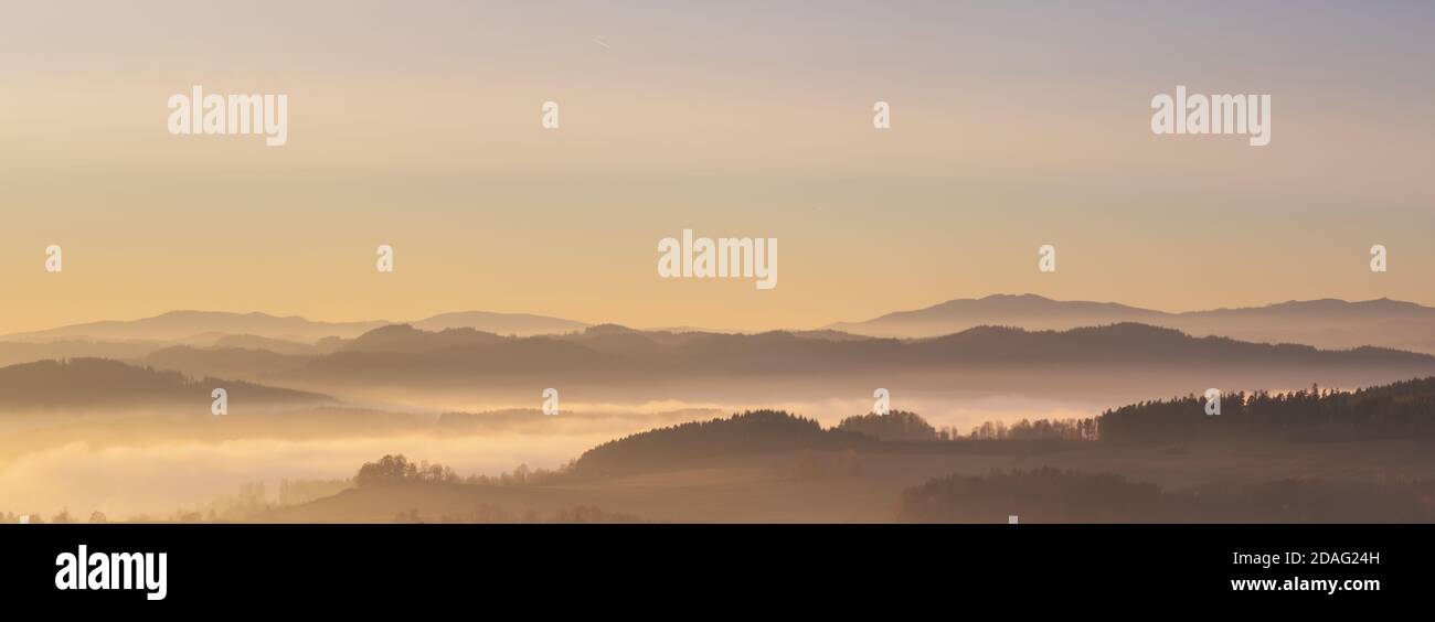Misty hills hi-res stock photography and images - Alamy