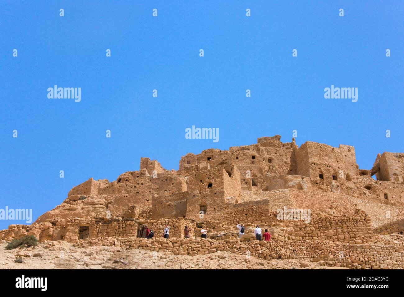 Ruins of an old mountain village, Chenini, Tunisia Stock Photo