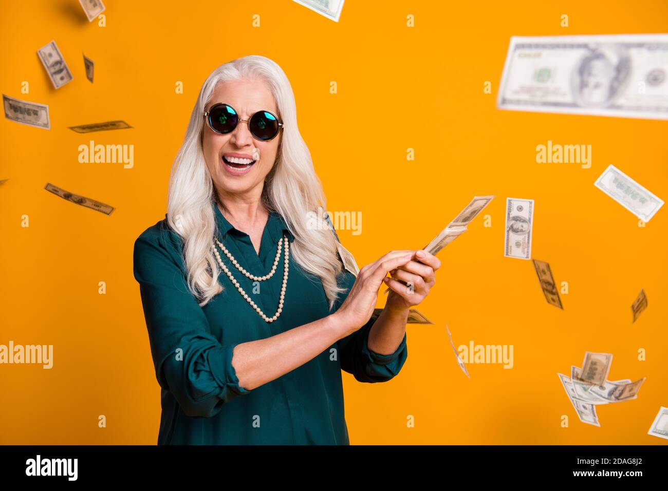 Photo of funky grandma lady hold pack 