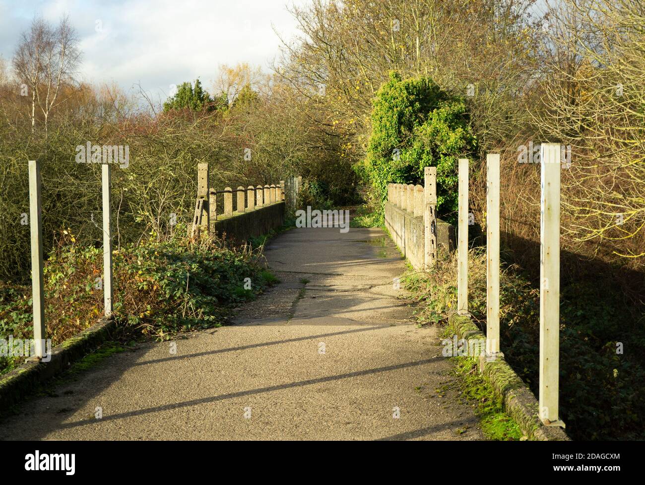 Old concrete fence posts hi-res stock photography and images - Alamy