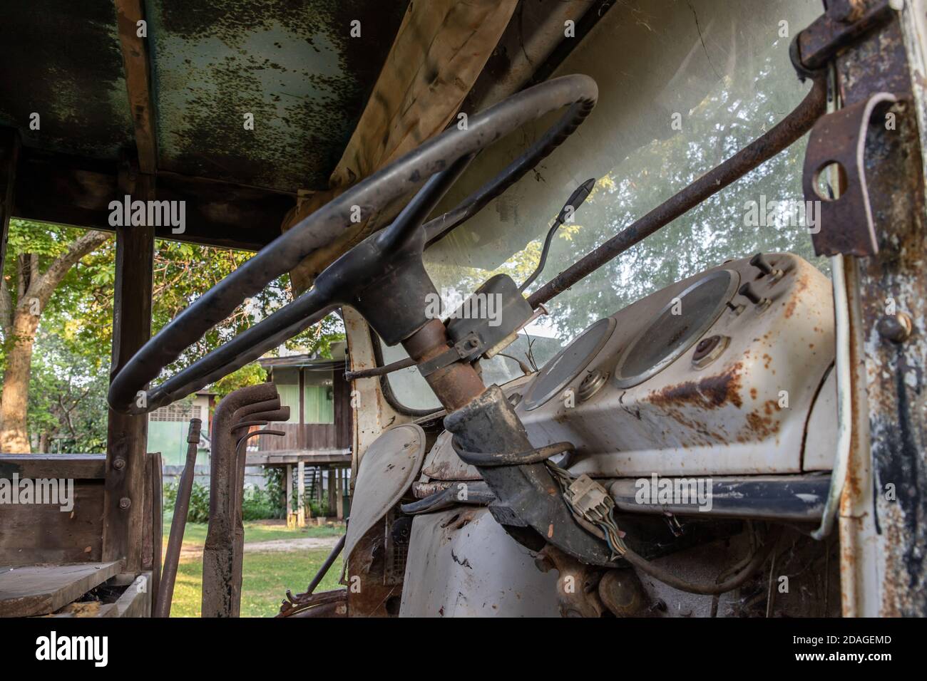 Semi truck steering wheel hi-res stock photography and images - Alamy
