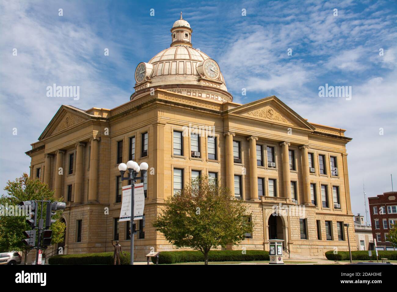 The Logan County Courthouse with blue skies and clouds in the background.  Lincoln, Illinois, USA Stock Photo