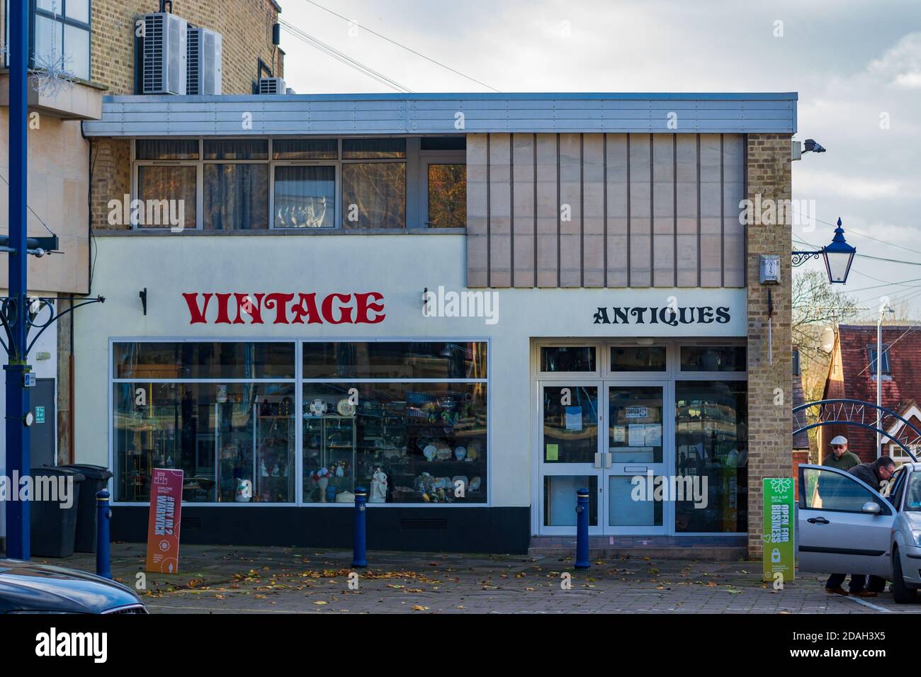 Vintage Antiques Centre in Market Place, Warwick, UK Stock Photo
