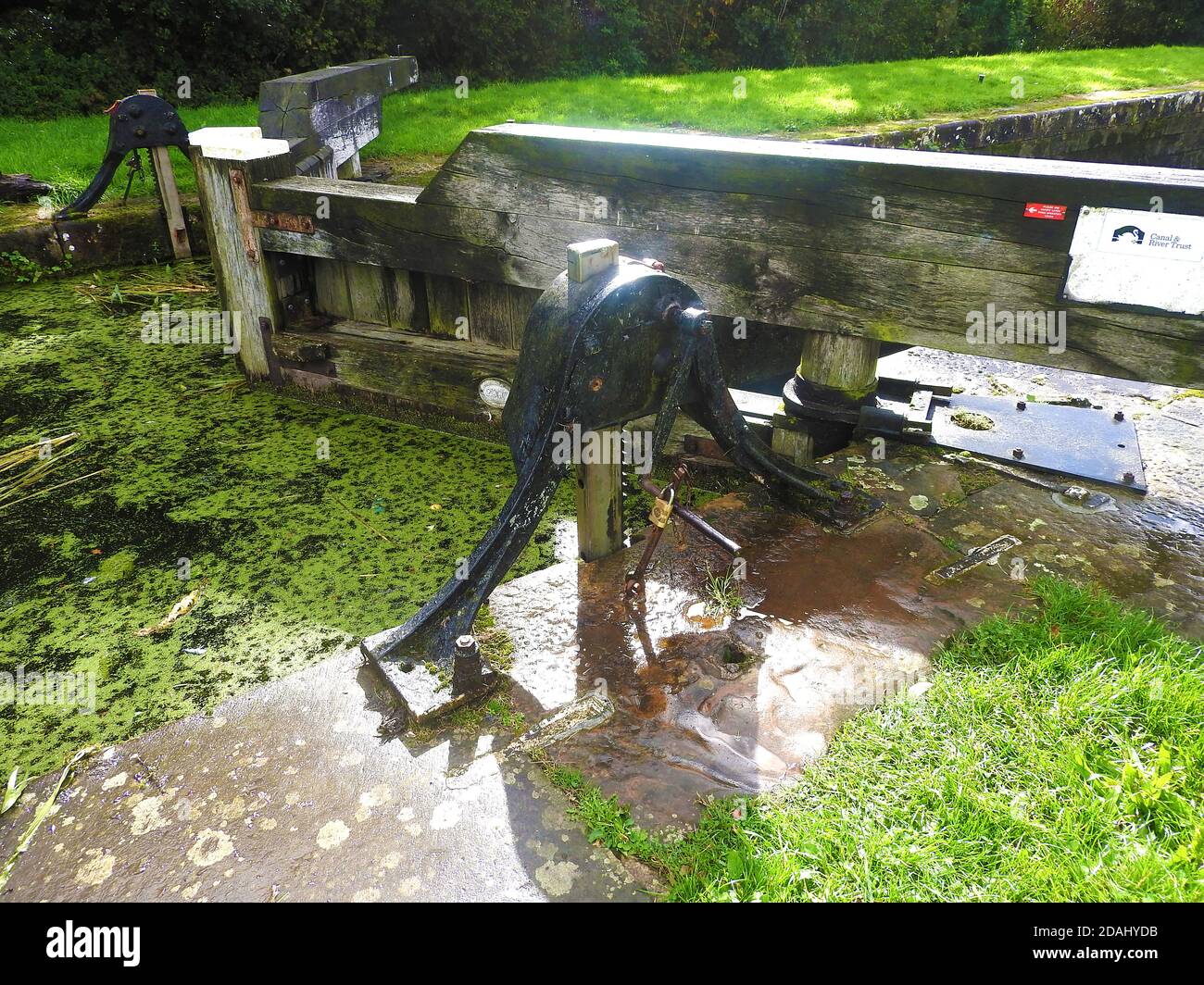 British Canal System -Glasson Branch of Lancaster Canal,   England, UK  ----Glasson Top Lock gate mechanism September 2020. Stock Photo