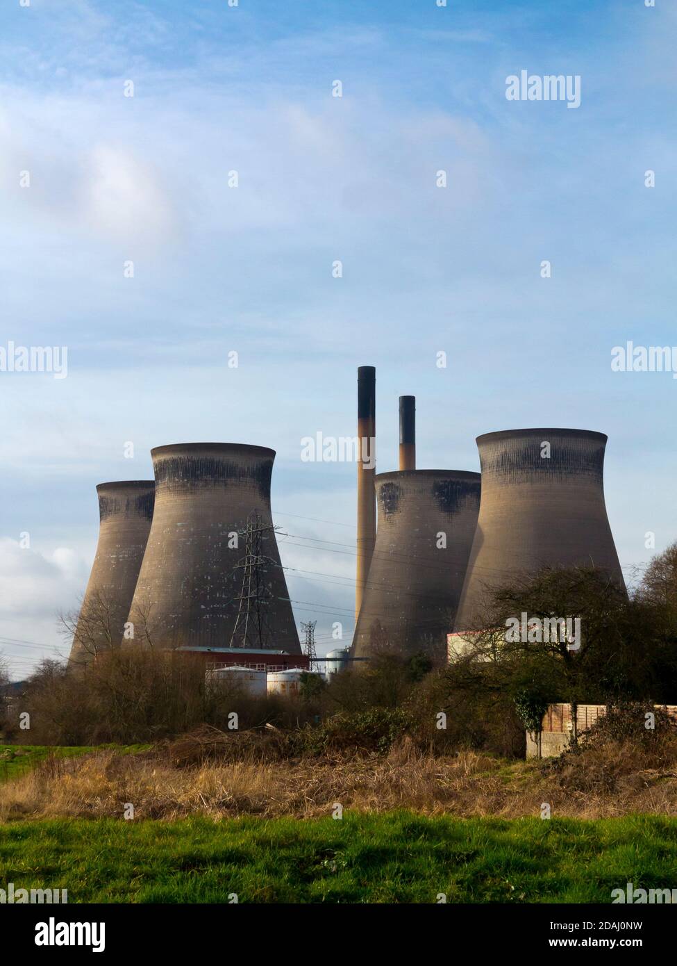 Cooling towers at Ferrybridge coal fired power station near Knottingley in West Yorkshire in 2017 prior to their demolition. Stock Photo
