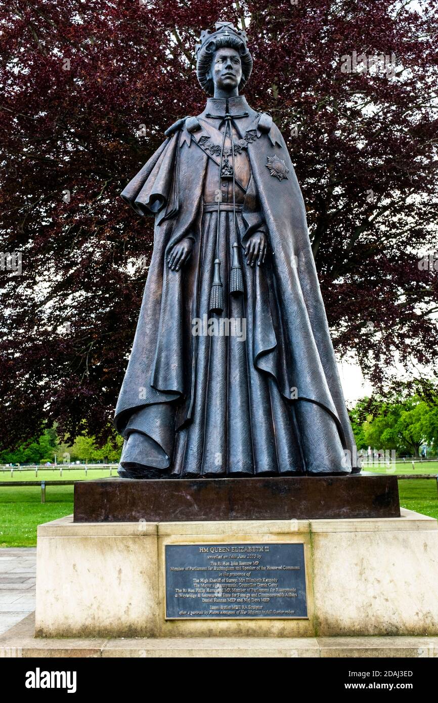 Bronze statue queen elizabeth ii hires stock photography and images