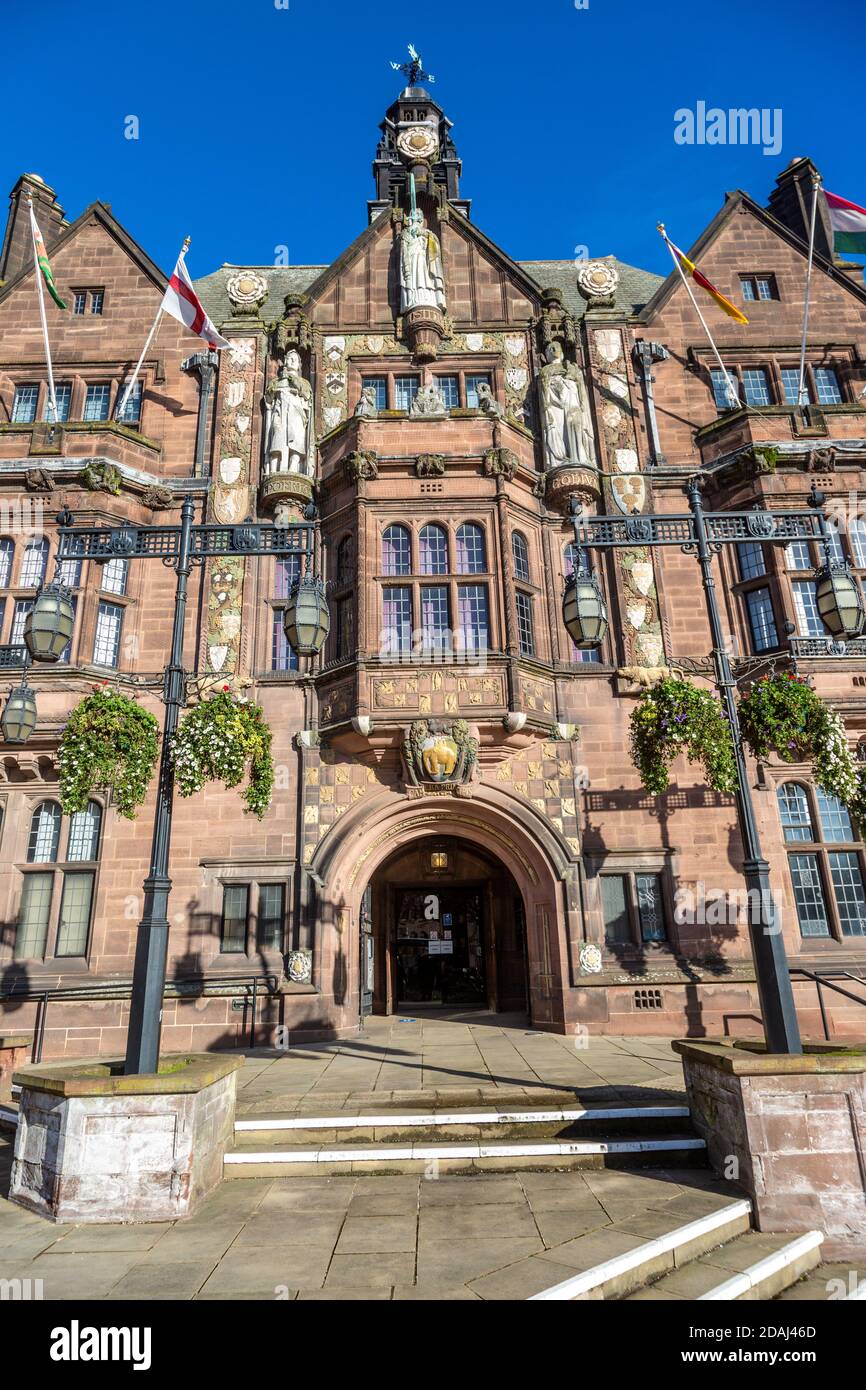 The Council House building opened 1917, Tudor style 20th century architecture, Coventry, England