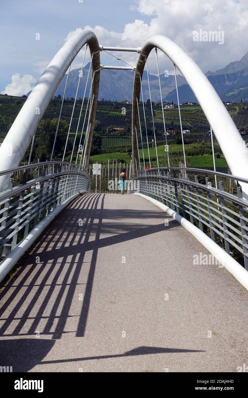 Passerbrücke für Fussgänger und Fahrräder, Meran, Südtirol, Italien Stock Photo