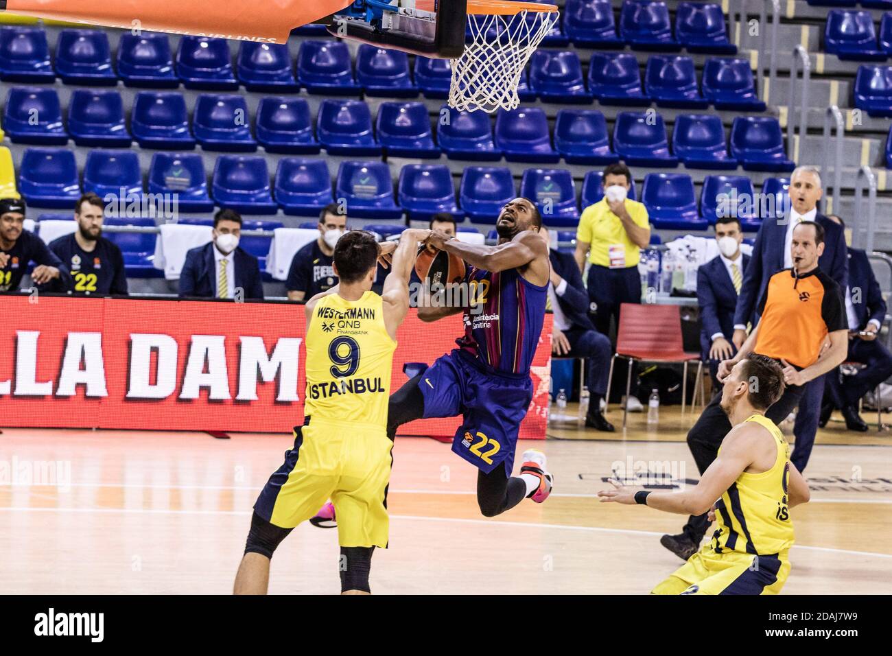 Cory Higgins of Fc Barcelona and Leo Westermann of Fenerbahce Beko Istambul during the Turkish Airlines EuroLeague basketball  / LM Stock Photo