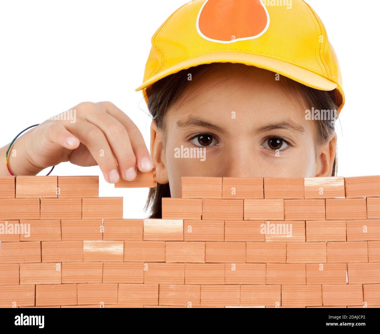 Девушка строит дом. Девочка строит. Девушка строитель. Девочка на стройке. Строительные крыши.