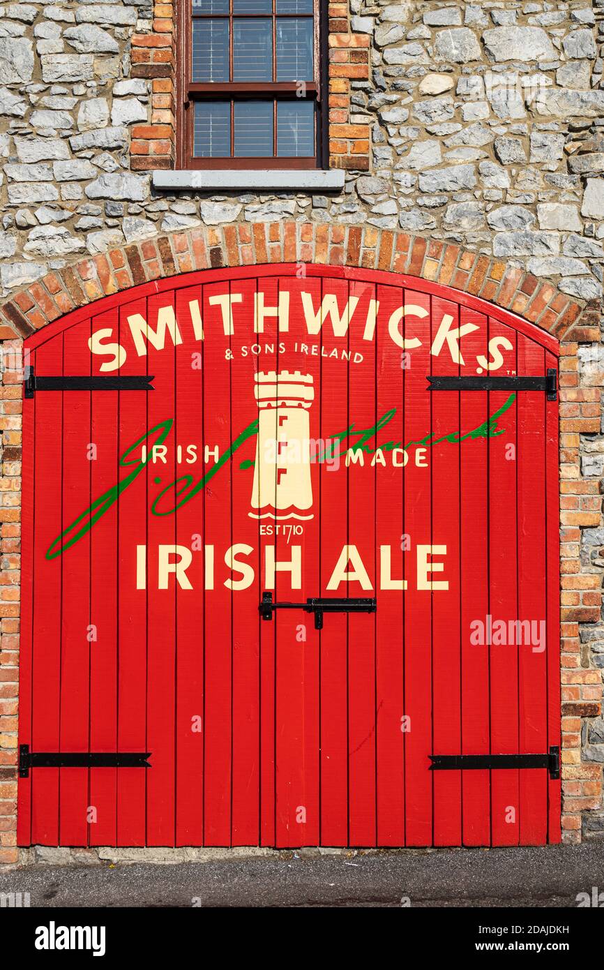 Irish pub door hires stock photography and images Alamy