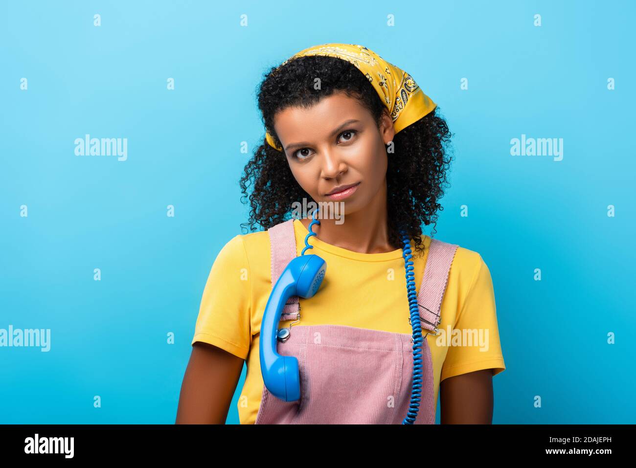 Woman with camera around neck hi-res stock photography and images - Alamy