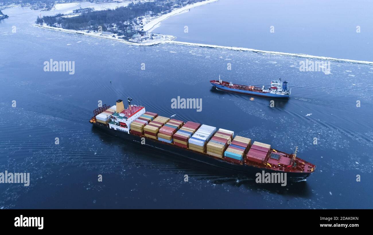 Container ship aerial ice hi-res stock photography and images - Alamy