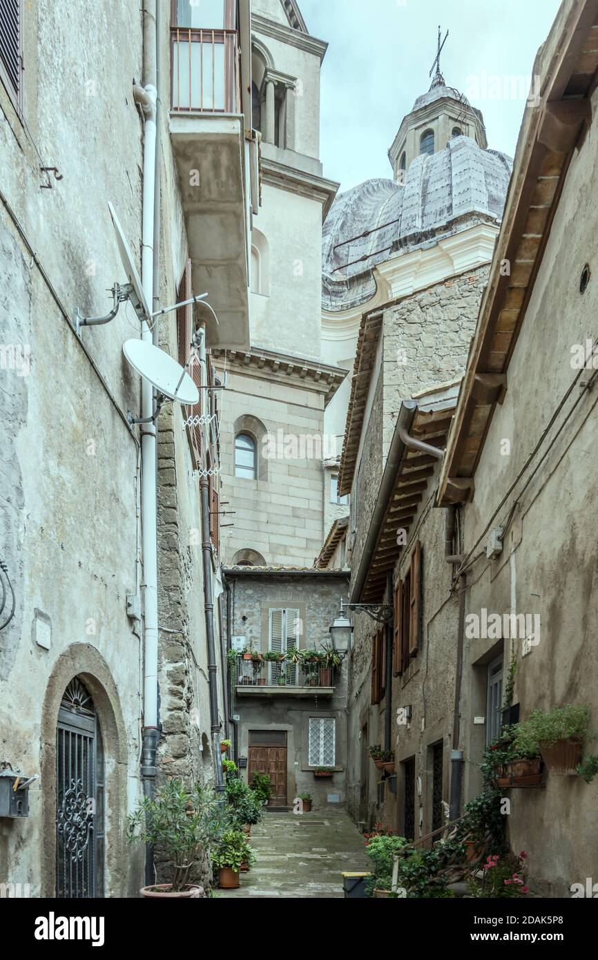 Italian lane hi-res stock photography and images - Alamy