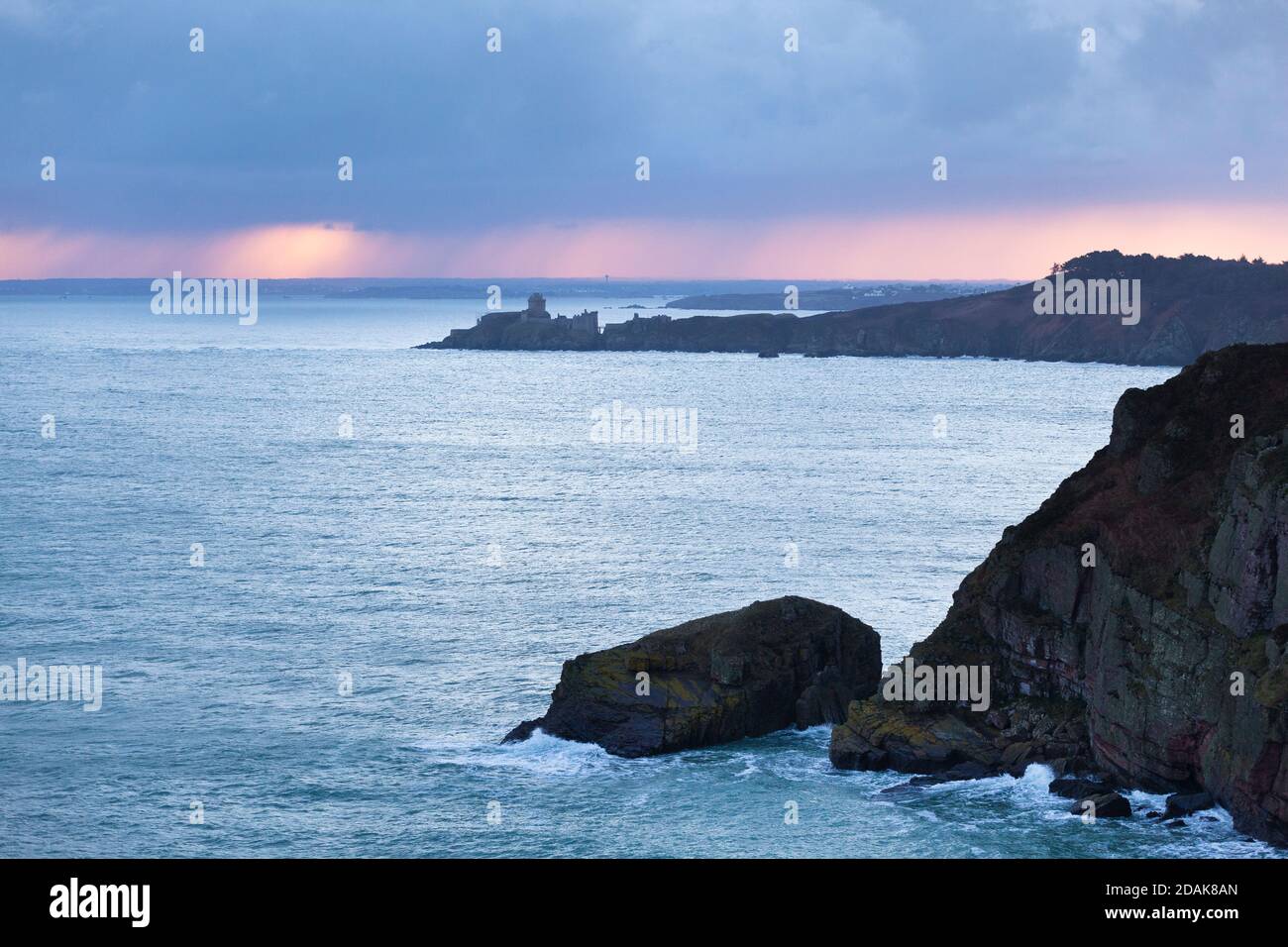 Das Fort la Latte im Morgenlicht. Bretagne, Frankreich Stock Photo