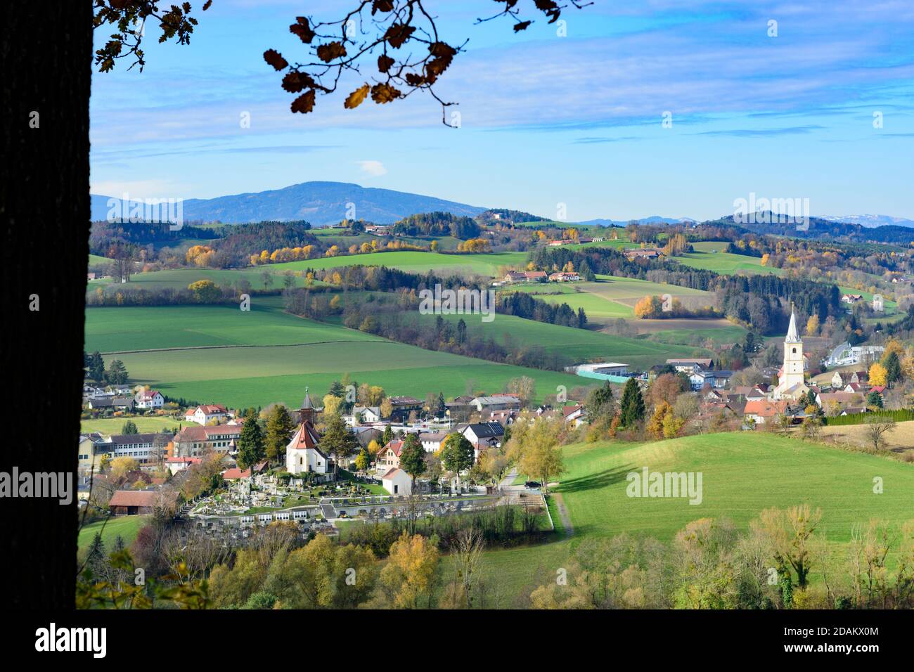 Krumbach: village Krumbach, church Erasmuskirche (cemetery church), church St. Stephan, Bucklige Welt, Wiener Alpen, Alps, Niederösterreich, Lower Aus Stock Photo