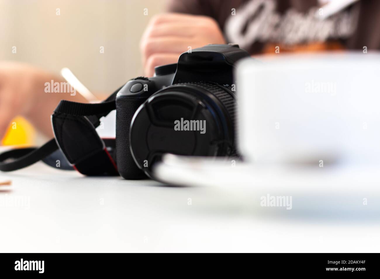 Entry level dslr camera hires stock photography and images Alamy
