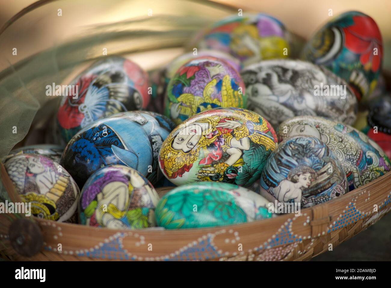 Hand painted eggs hires stock photography and images Alamy