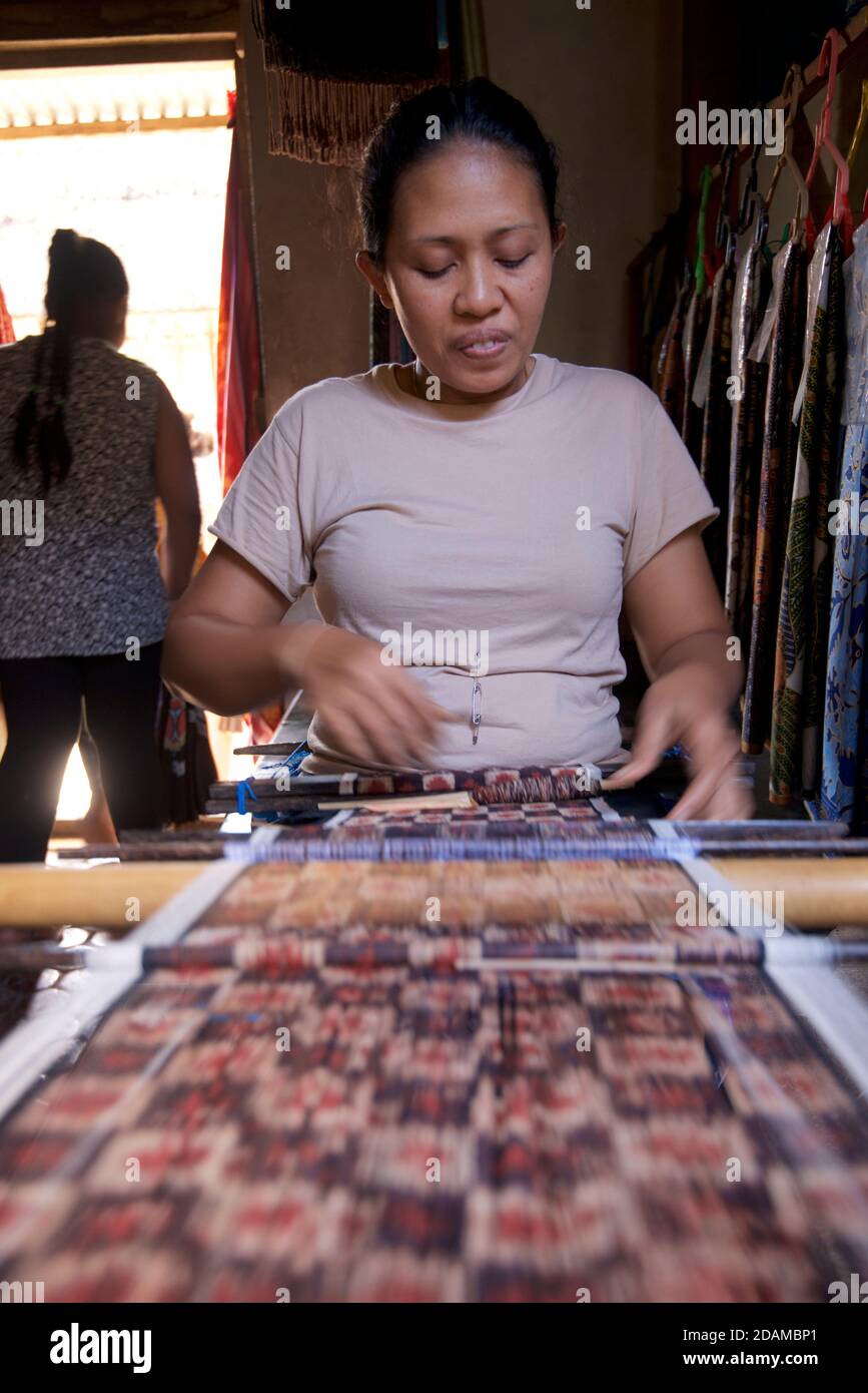 Ikat fabric weaving bali hires stock photography and images Alamy