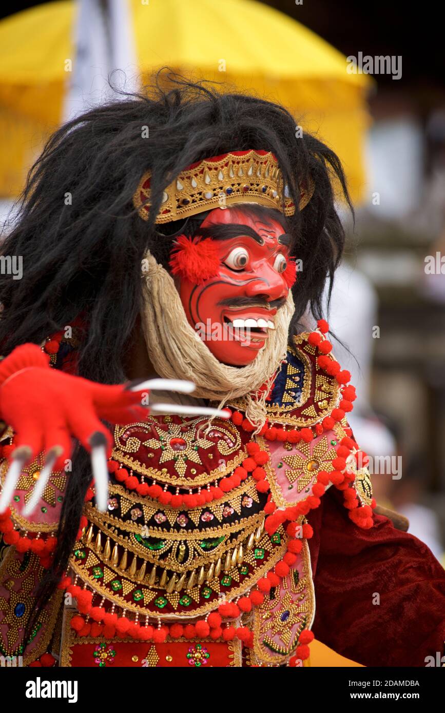 Balinese Masked Dance Part Of The Barong Dance Jauk Keras Depicts The King Of Giants A Dynamic Yet Frightening Figure Topeng Sakenan Temple Bali Indonesia Stock Photo Alamy Balinese Masked Dance Part Of The Barong Dance Jauk Keras Depicts The King Of Giants A Dynamic Yet Frightening Figure Topeng Sakenan Temple Bali Indonesia Stock Photo Alamy