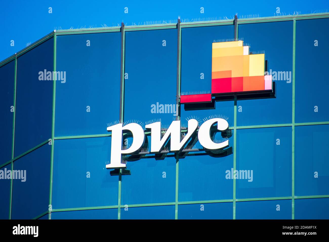 Pwc logo hires stock photography and images Alamy