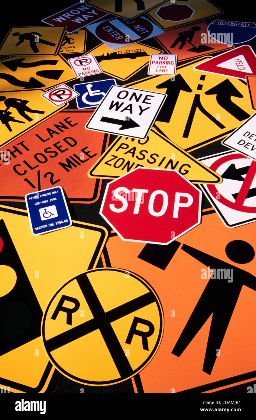Stop sign one way signs hi-res stock photography and images - Alamy
