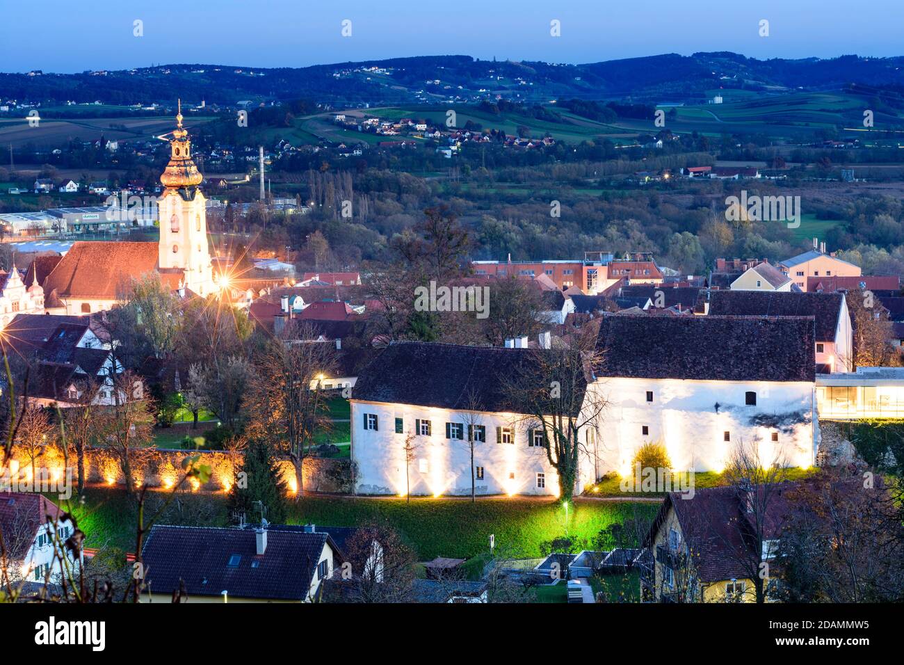 Hartberg: vineyard, church St. Martin, Schloss Hartberg Castle, Steirisches Thermenland - Oststeiermark, Steiermark, Styria, Austria Stock Photo