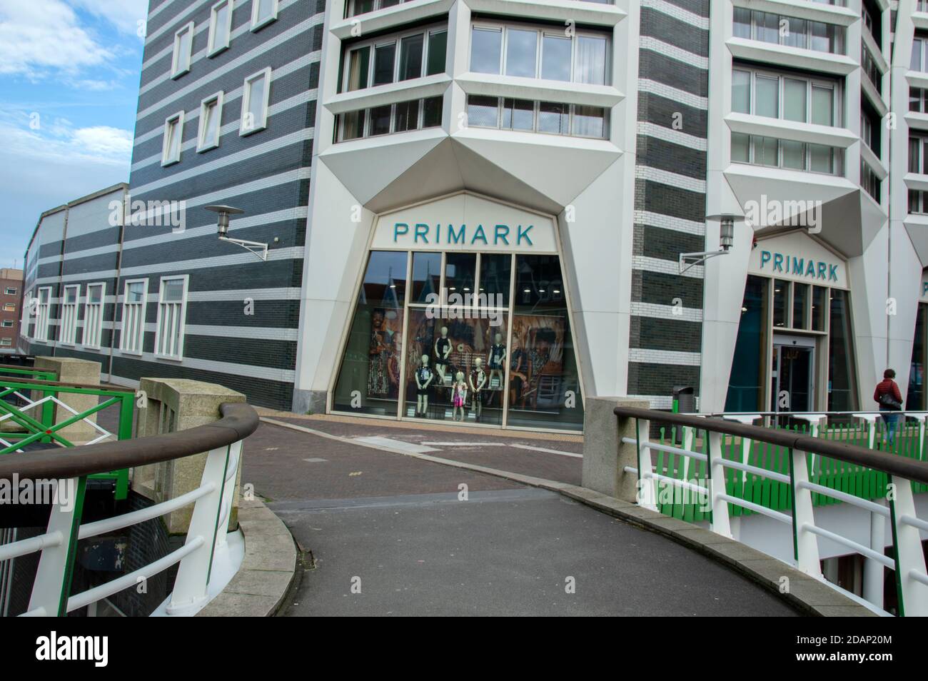 Page 3 Primark Sign High Resolution Stock Photography And Images Alamy