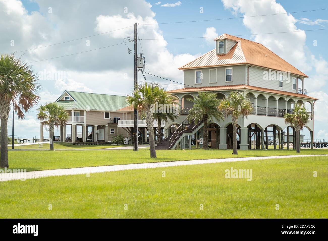 wooden house on stilts in the Deep South USA Stock Photo Alamy