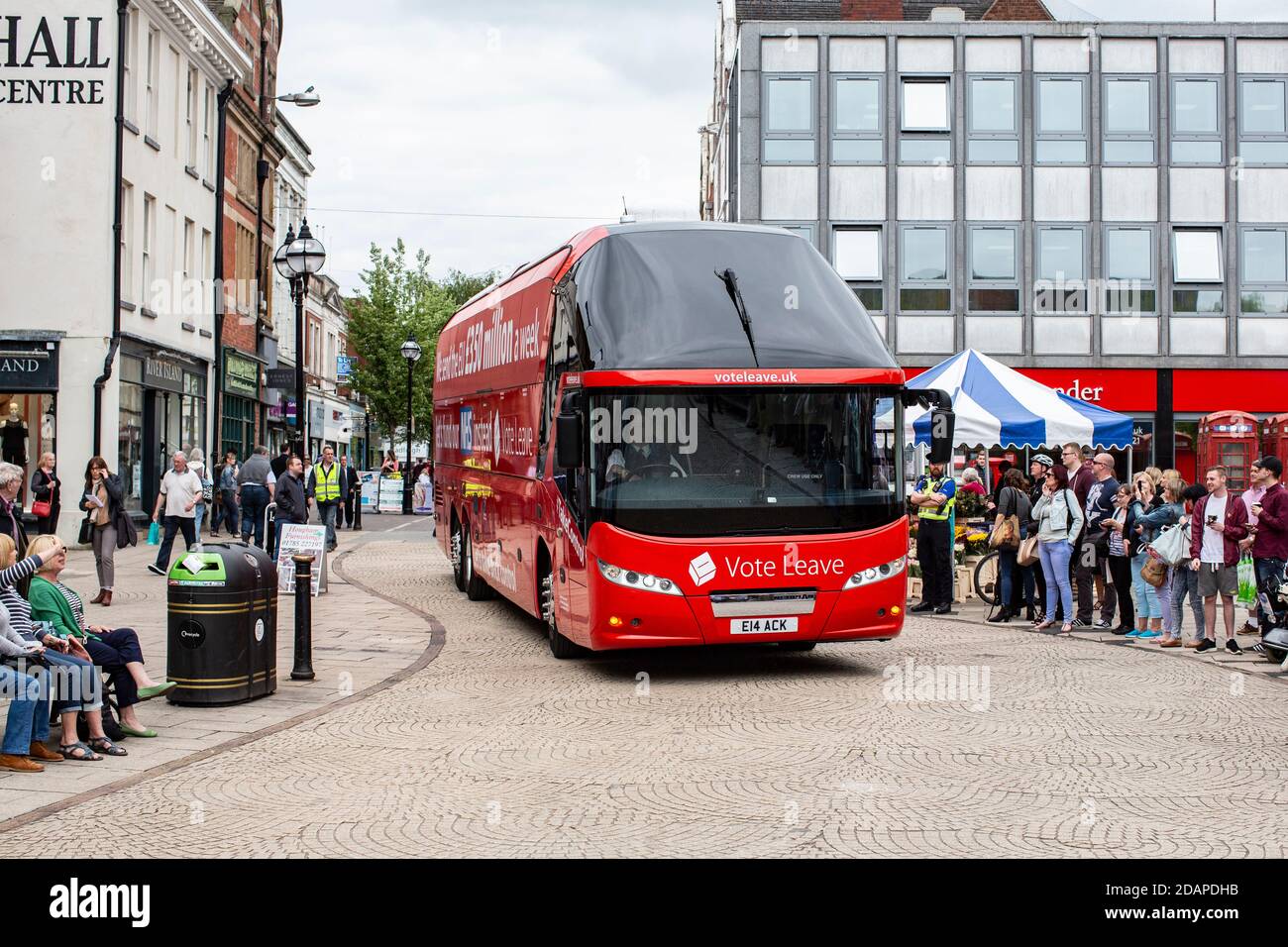 Boris Johnson and his Battle Bus on the BREXIT referendum campaign in Stafford, England. Johnson was later to become Prime Minister with Cummings Stock Photo