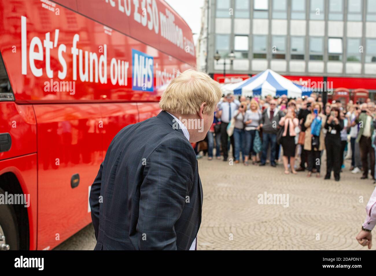 Boris Johnson and his Battle Bus on the BREXIT referendum campaign in Stafford, England. Johnson was later to become Prime Minister with Cummings Stock Photo