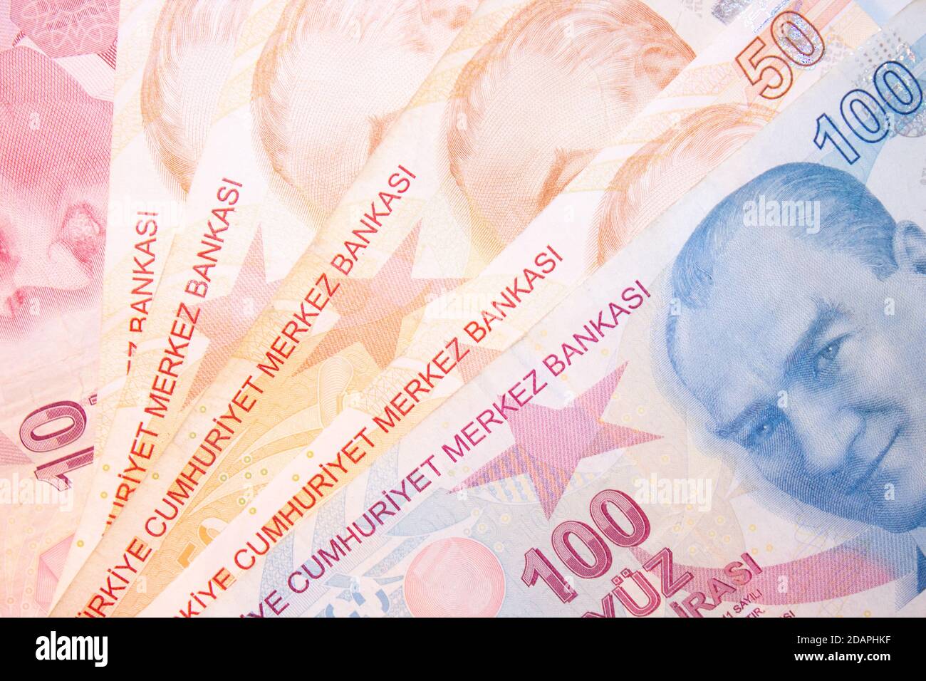 Turkish Lira Close Up Of Turkish Liras 100 Turkish Liras 10 Turkish Liras Stock Photo Alamy