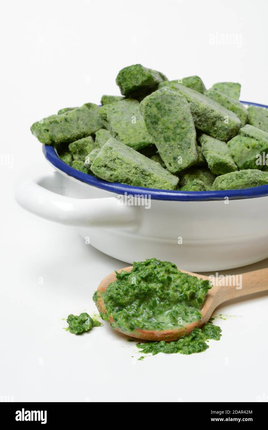 Deep frozen spinach hires stock photography and images Alamy