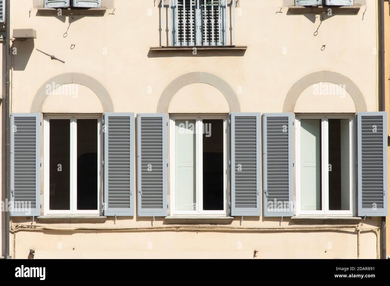Building facade in the city of Florence, Tuscany, Italy Stock Photo - Alamy