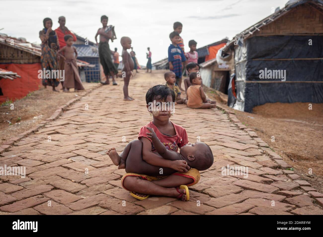 Children, Camp for Rohingya refugees from Myanmar, Kutupalong, Cox Bazar, Bangladesh Stock Photo