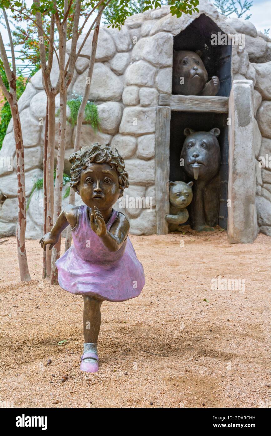 Goldilocks and the three bears hi-res stock photography and images - Alamy