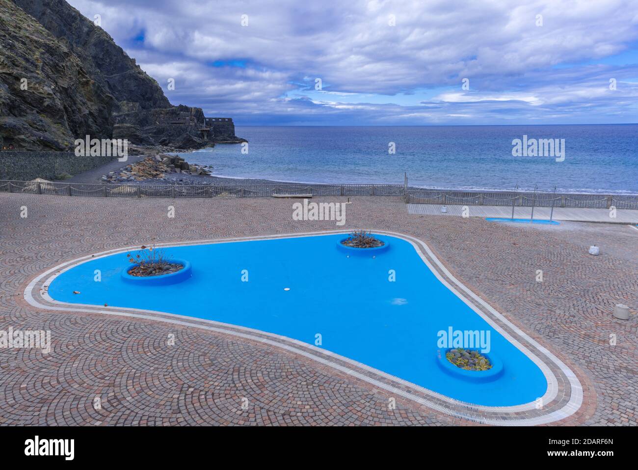 Schwimmbecken am Meer in Playa Alojera, Alojera, , La Gomera, Kanarische Inseln, Spanien | Swimming pool at Playa Alojera, Alojera ,La Gomera, Cannary Stock Photo