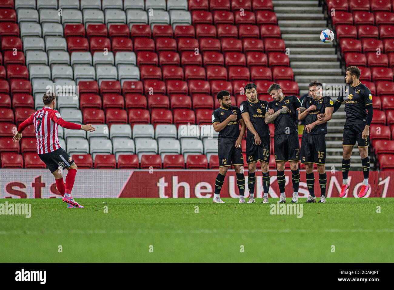 Page 2 Defensive Wall Football High Resolution Stock Photography And Images Alamy Page 2 Defensive Wall Football High Resolution Stock Photography And Images Alamy