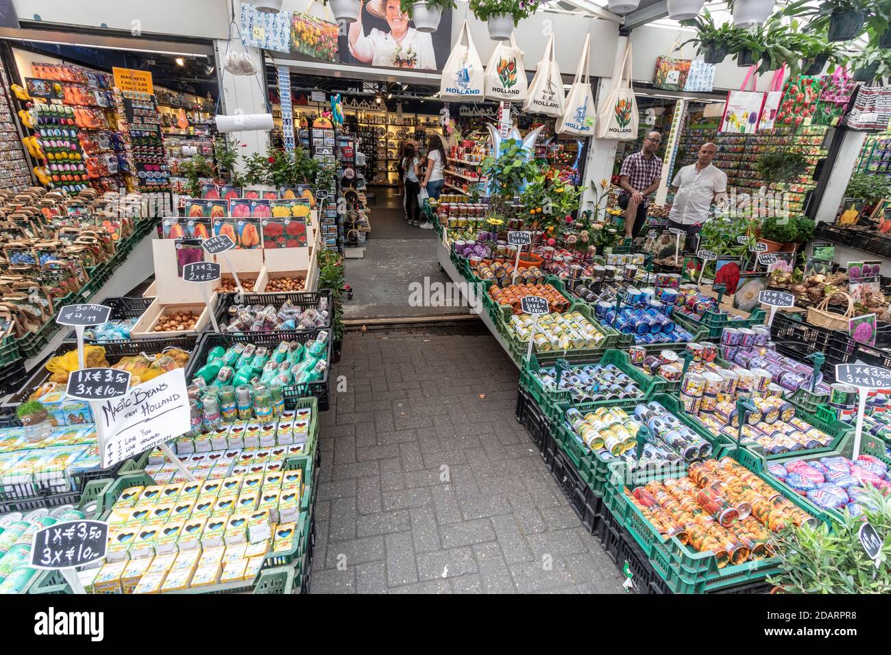 Garden centre pots of bulbs hi-res stock photography and images - Alamy