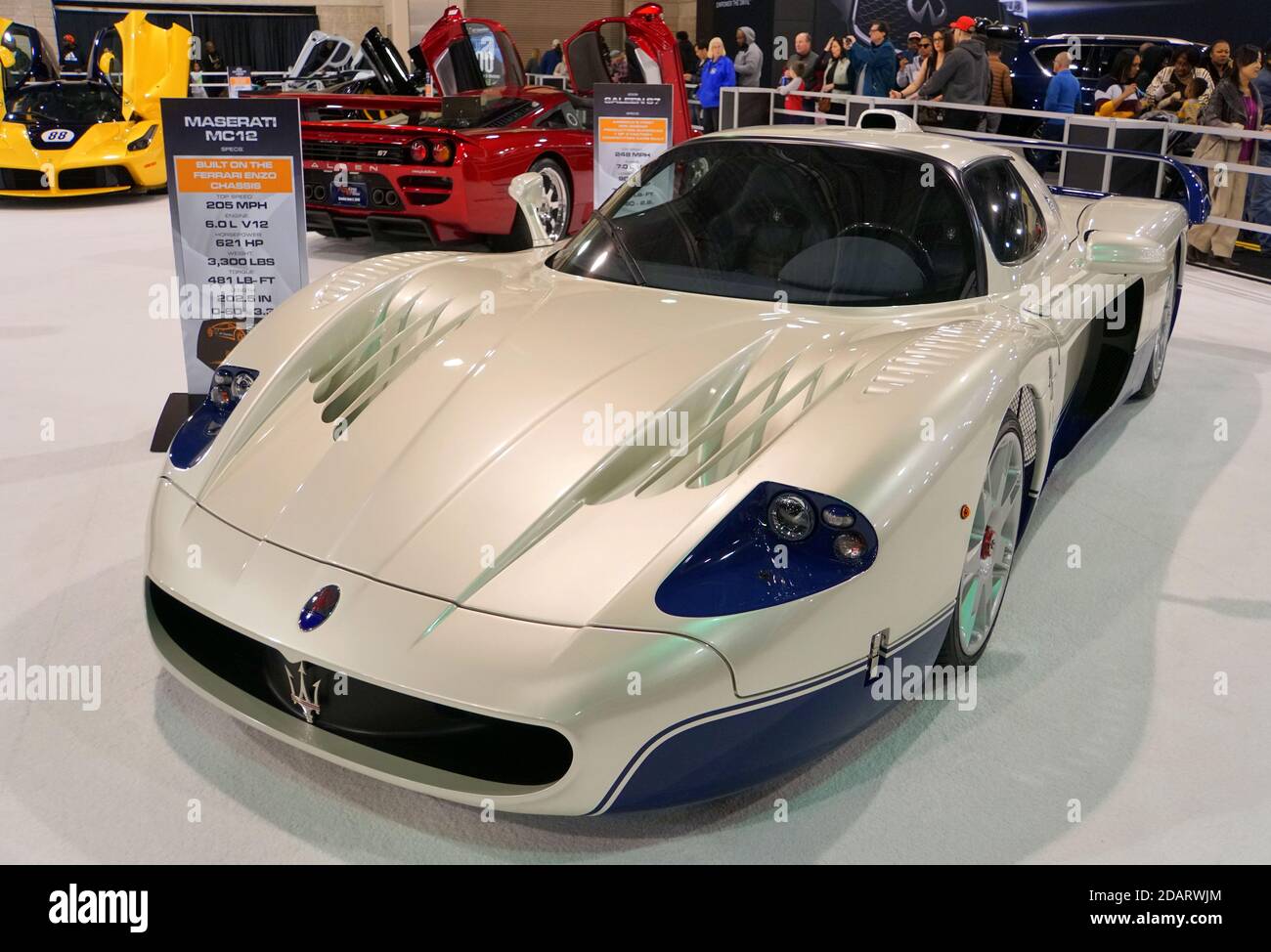 Detail von Maserati Logo. Supercar und Luxus Sportwagen auf Ausstellung in  Turin Auto zeigen Stockfotografie - Alamy