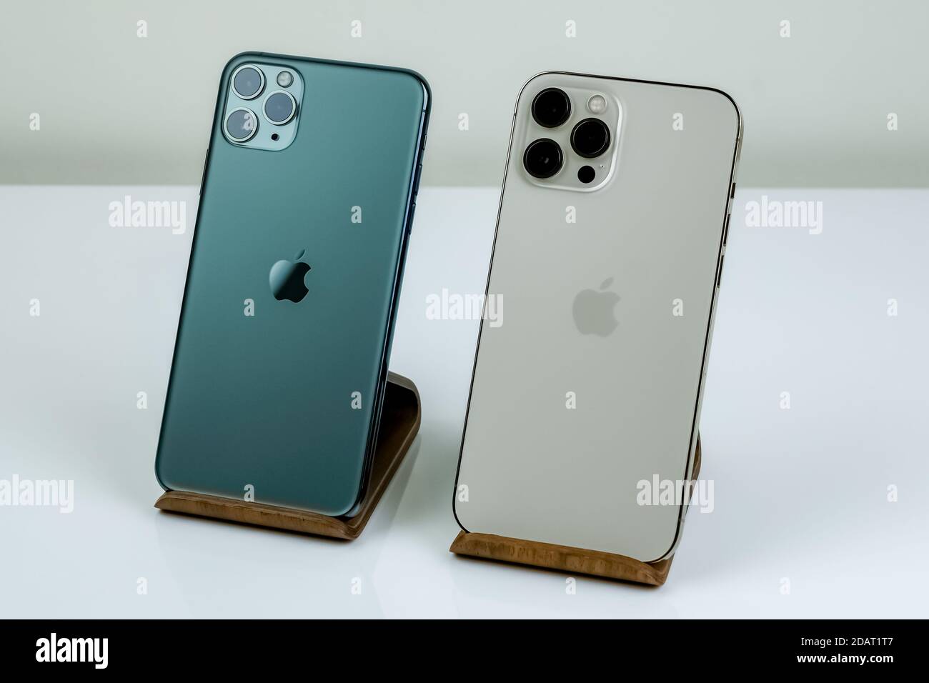 Phone 12 Pro Max In Gold Next To Iphone 11 Pro Max In Midnight Green Color Stock Photo Alamy Phone 12 Pro Max In Gold Next To Iphone 11 Pro Max In Midnight Green Color Stock Photo Alamy