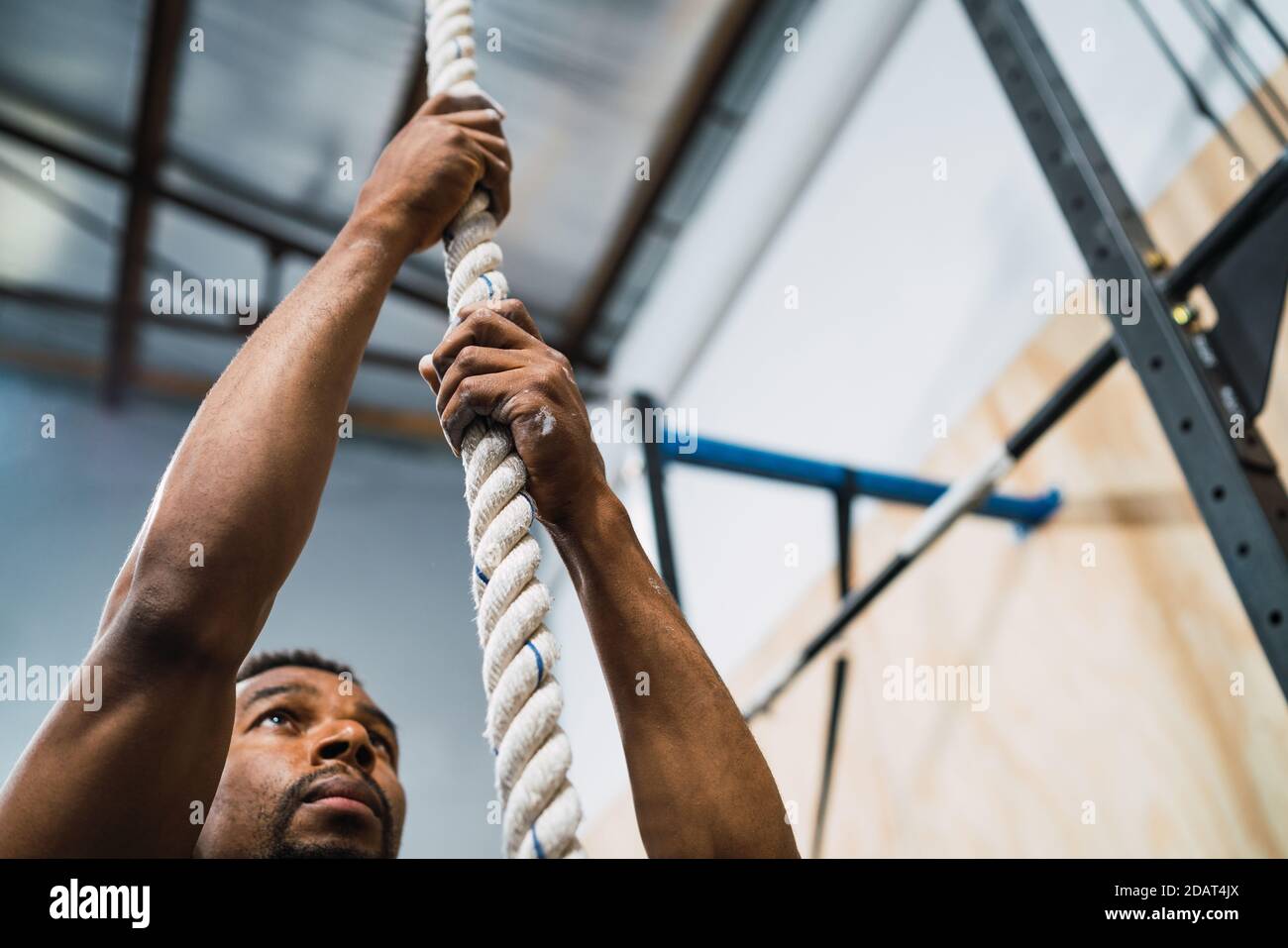 Rope climbing workout hi-res stock photography and images - Page