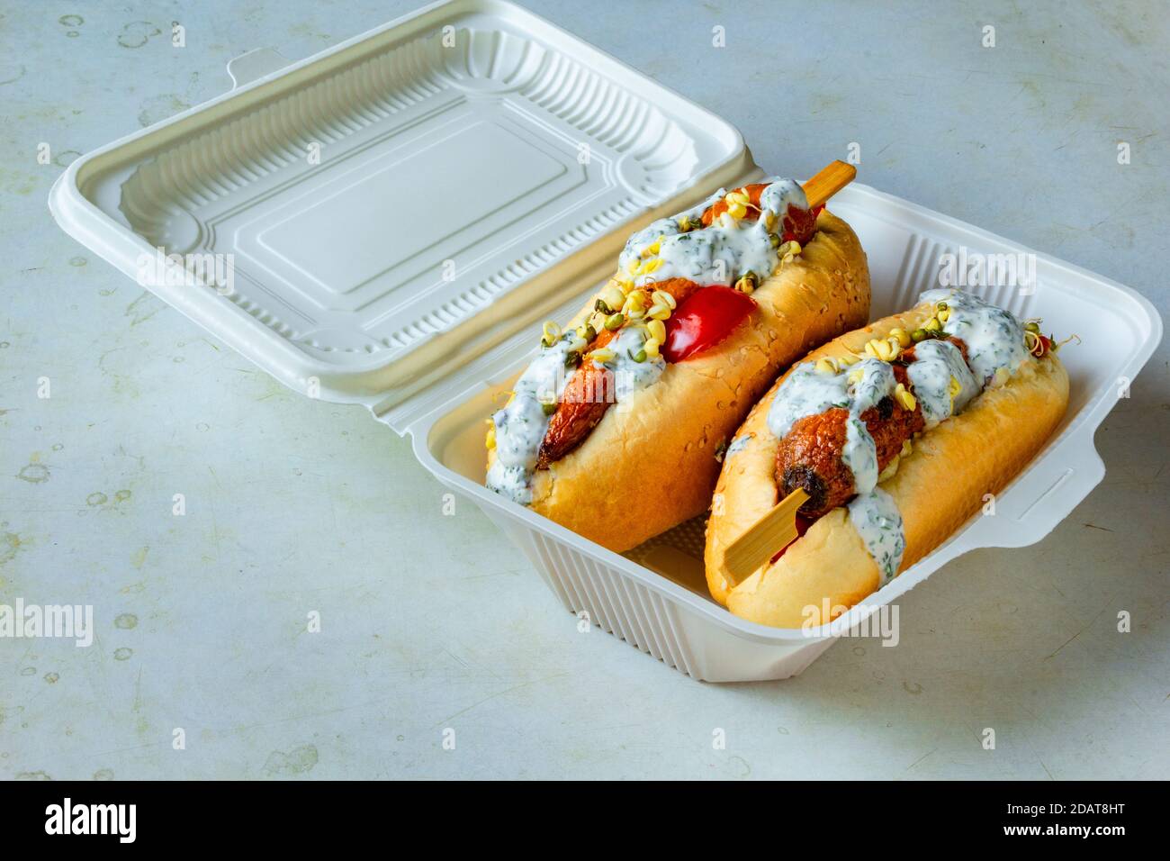 Hot dog food hi-res stock photography and images - Page 4 - Alamy, image size:1300x956