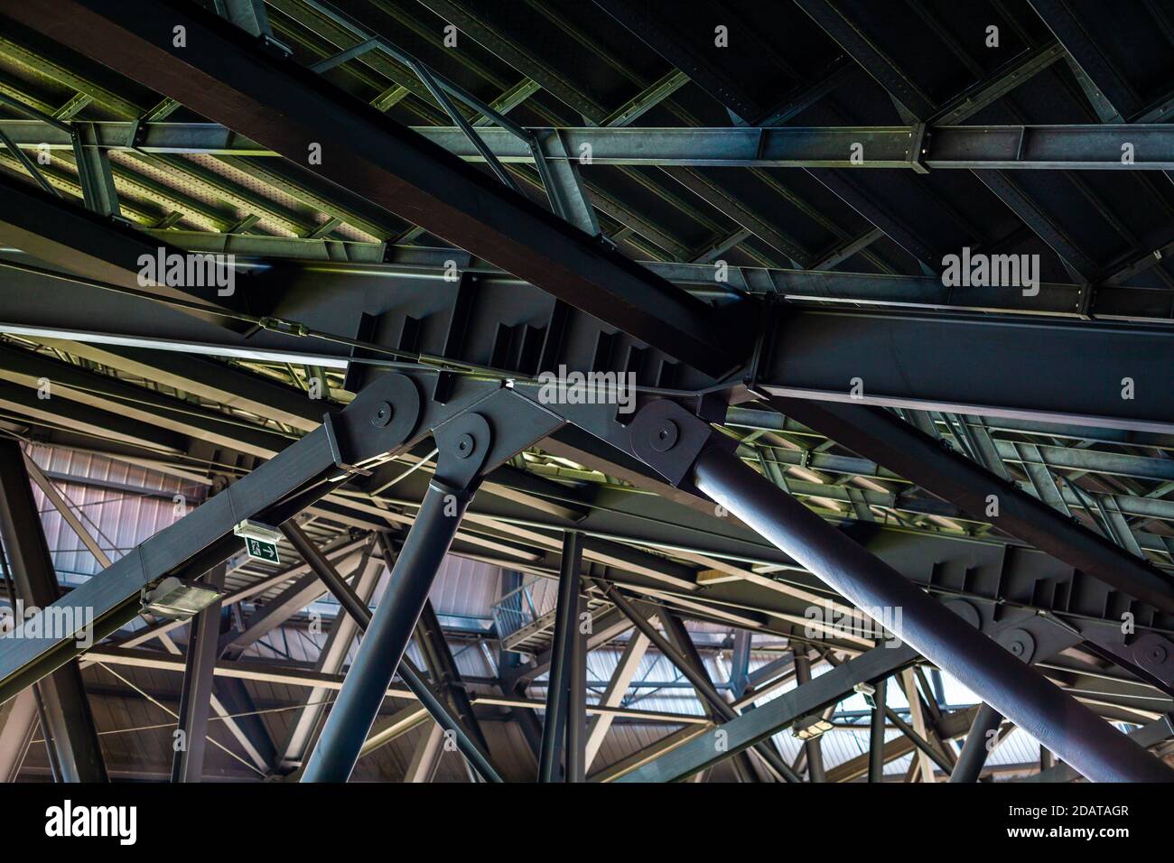 metal loadbearing structure of a large building Stock Photo Alamy