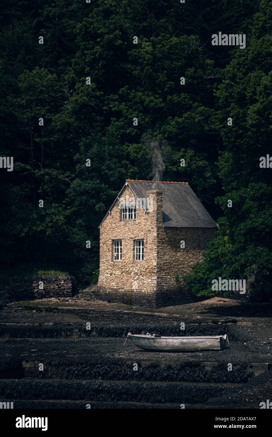 Boat House on the Belon River at Port du Bélon, famous for its Oyster Beds. Finistere, Bretagne, Brittany, France, Europe Stock Photo